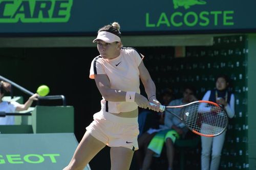 VIDEO WTA Miami: Simona Halep vs Agnieszka Radwanska 6-3, 2-6, 3-6/ Halep părăsește competiția în turul al treilea