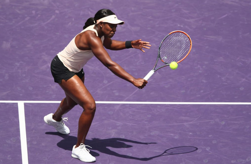 VIDEO Sloane Stephens, prima finalistă de la Miami - Revenire superbă în meciul cu Victoria Azarenka (scor 3-6, 6-2, 6-1)