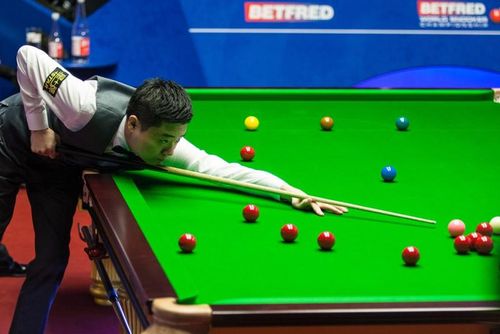 CM Snooker: Ding Junhui și Judd Trump s-au calificat în sferturi