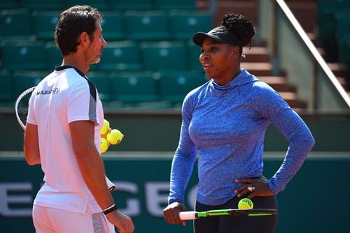 ​FOTOGALERIE Serena Williams se antrenează deja pe Philippe Chatrier - Pregătirile pentru Roland Garros, în linie dreaptă