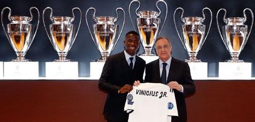 Real Madrid l-a prezentat pe brazilianul Vinicius, fotbalist în vârstă de 18 ani