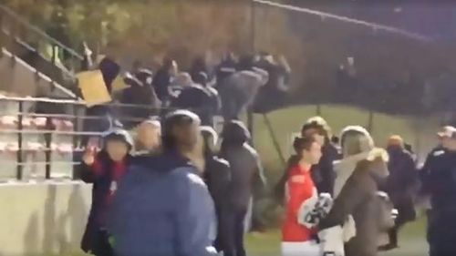 ​VIDEO Partida de fotbal feminin Standard Liege vs Anderlecht, întreruptă de bătaia ultrașilor