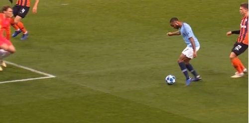 ​VIDEO Raheem Sterling și faultul gazonului/ Manchester City vs Sahtior Donetk 6-0