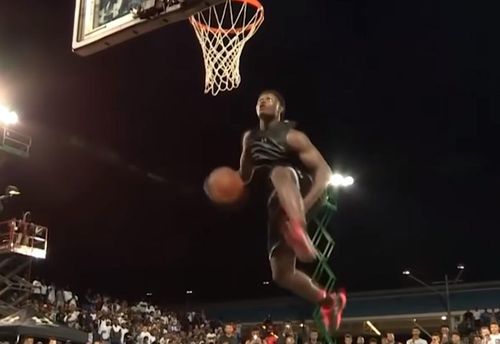 Un nou fenomen bate la porțile baschetului american profesionist: Zion Williamson, 18 ani, 130 kg și „doar” 2,01 metri