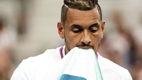 VIDEO Nu se dezminte: Nick Kyrgios a râs de șapca arbitrului de scaun și l-a acuzat pe un arbitru de linie că truchează meciuri