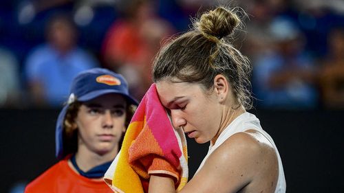 VIDEO Australian Open: Simona Halep, eliminată de Serena Williams (1-6, 6-4, 4-6)/ Începutul dezastruos, revenirea și șansele de break ratate la 3-2 în decisiv