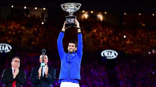 Sport Report: Novak Djokovic, campion la Melbourne: Semnal de alarmă pentru Federer? O opinie din Australia