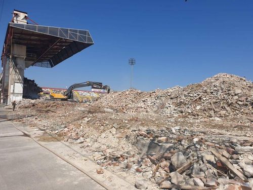 FOTOGALERIE Ce a mai rămas din Stadionul Giulești, plus cum arată în prezent arena din Ghencea