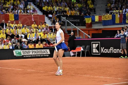 ​Cronică de la fața locului: Poveste cu final așteptat - Mihaela Buzărnescu, încordarea și victoria fără dubii a lui Caroline Garcia