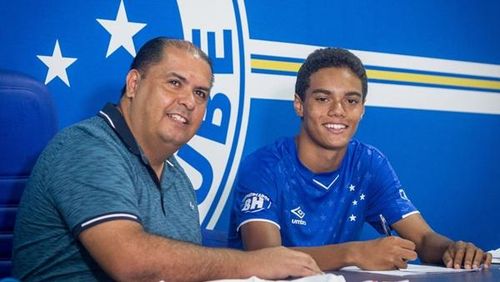 Joao Mendes (14 ani), fiul lui Ronaldinho, contract pe cinci ani cu echipa Cruzeiro