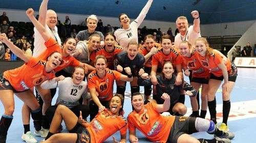 Handbal (f): Denisa Dedu şi Gabriela Perianu au câştigat Cupa EHF, cu echipa ungară Siofok KC