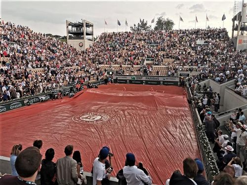 FOTO Ploaia își face de cap la Roland Garros - Meciurile zilei au fost întrerupte