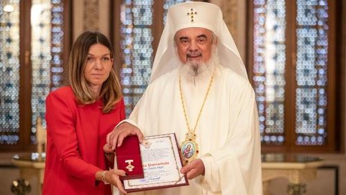 Simona Halep, decorată de Patriarhie cu Ordinul „Crucea Patriarhală” pentru mireni