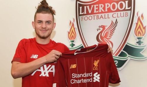 Liverpool l-a transferat pe Harvey Elliott, jucătorul care a debutat la cea mai fragedă vârstă în Premier League