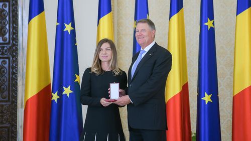 Președintele Klaus Iohannis a decorat-o pe Simona Halep: "Ați scris o pagină de istorie în doar 55 de minute. A fost o lecție de ambiție"