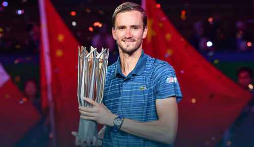 VIDEO Shanghai Masters: Daniil Medvedev, de neoprit - Rusul a câștigat al doilea titlu Masters consecutiv după o victorie clară cu Zverev