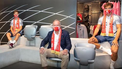 Covid-19: Bayern Munchen vinde măşti de protecţie cu însemnele clubului