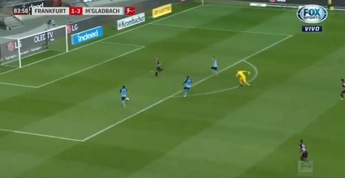 VIDEO Cât să te chinui pentru a rata dintr-o asemenea poziție?