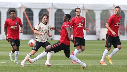 Un amical al lui Manchester United, anulat - Antrenorul adversarilor, depistat cu coronavirus