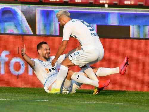 VIDEO ​Liga 1: Craiova dă lovitura în Gruia (3-2 cu CFR), iar lupta pentru titlu este reaprinsă