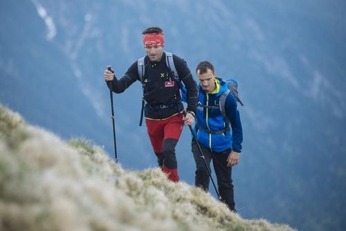 ​FOTO Doi sportivi români cu deficiențe de vedere se antrenează pentru o expediție pe Mont Blanc