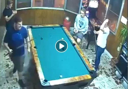 VIDEO Cum arată unul dintre cei mai norocoși jucători de biliard din lume