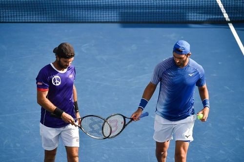 ATP Hamburg: Horia Tecău și Jean-Julien Rojer, în sferturi după ce principalii favoriți au abandonat în tiebreak-ul primului set