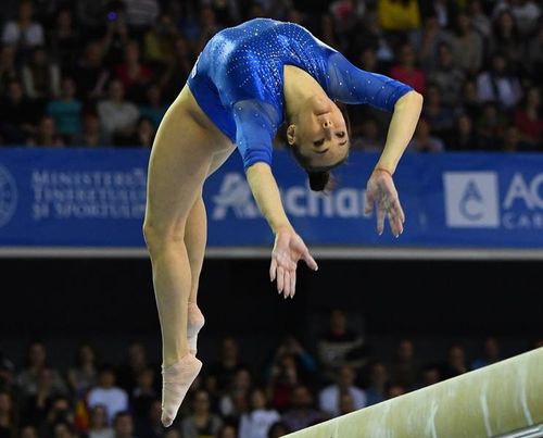 Probleme pentru Larisa Iordache - Gimnasta va concura doar la bârnă: "Durerile sunt foarte greu de suportat"