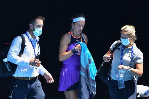 FOTO Victoria Azarenka, dublă campioană la Melbourne, eliminată în turul întâi: I s-a făcut rău pe teren