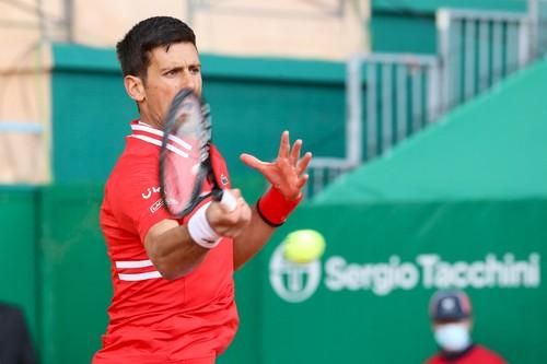 Novak Djokovic, în optimi la Monte Carlo - Arta ruperilor de ritm