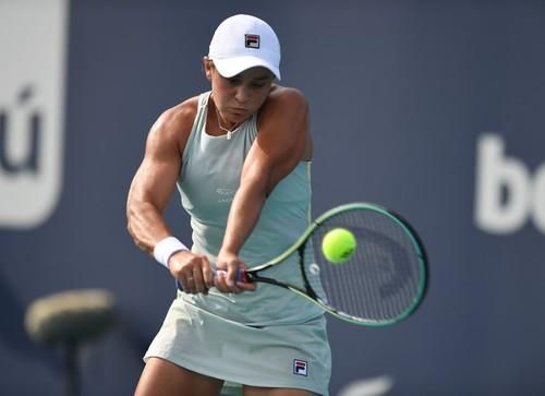 Debut solid pe zgură pentru Ashleigh Barty - Patru favorite, eliminate surprinzător la Charleston