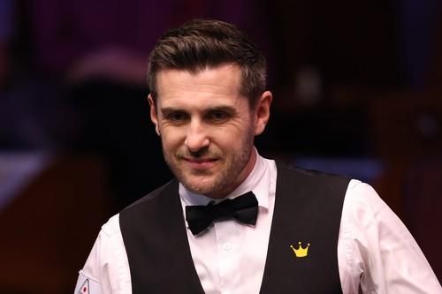 CM Snooker: Continuă spectacolul la Crucible - Sesiuni decisive pentru Judd Trump și Mark Selby