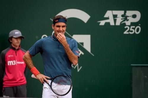 Înfrângere la revenire: Roger Federer, eliminat în optimi la Geneva