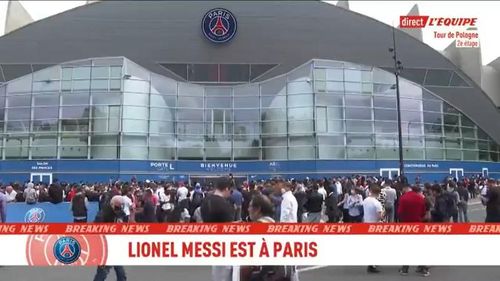 VIDEO Lionel Messi, așteptat de mii de suporteri ai echipei PSG la Stadionul Parc des Princes