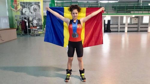 CE Haltere U15: Lavinia Vințeleriu a cucerit trei medalii de argint