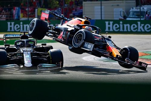 VIDEO Formula 1: Cum s-a văzut din unghiul lui Lewis Hamilton accidentul grav cu Max Verstappen din Marele Premiu al Italiei