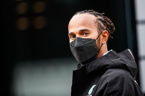 Lewis Hamilton și principalul adversar în lupta pentru titlul mondial: "Îmi ţin mereu respiraţia când sunt oameni în preajma mea"