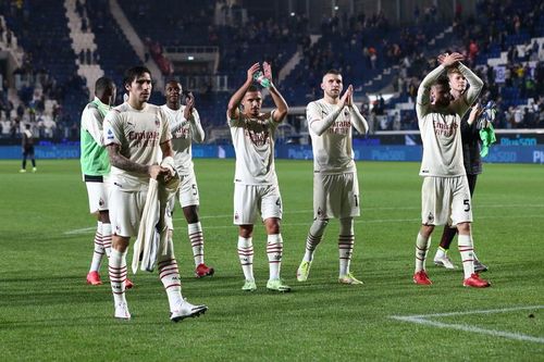 VIDEO AC Milan, neînvinsă în Serie A / Victorie în deplasare cu 3-2 la Atalanta