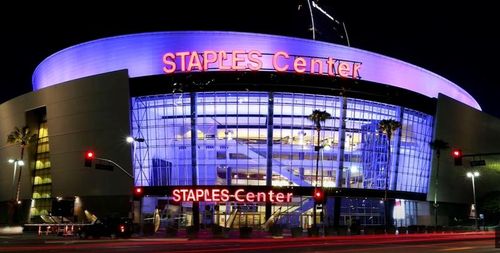 Celebra arenă Staples Center din Los Angeles își schimbă numele pentru o sumă record de bani