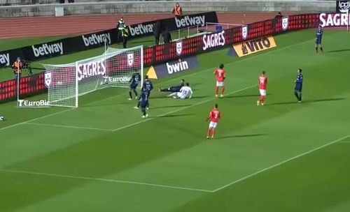 VIDEO Meci fără precedent în Portugalia: Decimată de Covid-19, Belenenses a terminat meciul cu Benfica în doar șase jucători