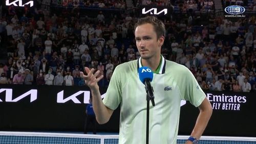 VIDEO Daniil Medvedev, conflict cu spectatorii după ce a fost huiduit la Australian Open: "Dacă respectaţi pe cineva, respectaţi-l pe Jim Courier"