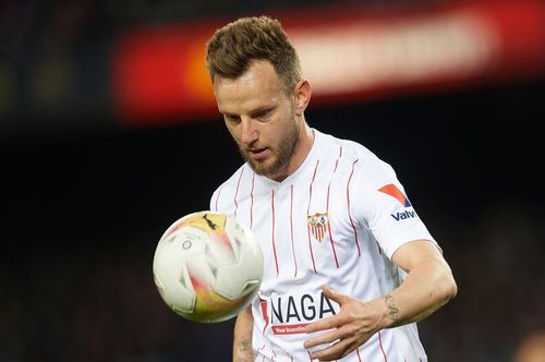 Imaginile zilei: Cum a părăsit Ivan Rakitic stadionul Camp Nou după meciul contra Barcelonei