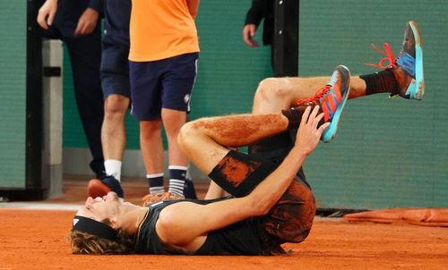 VIDEO Alexander Zverev, accidentare groaznică în semifinala cu Rafael Nadal - Germanul a părăsit terenul într-un scaun cu rotile