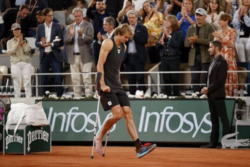 VIDEO Rafael Nadal, în finală la Roland Garros după abandonul lui Alexander Zverev - Germanul, în cârje pe Philippe Chatrier