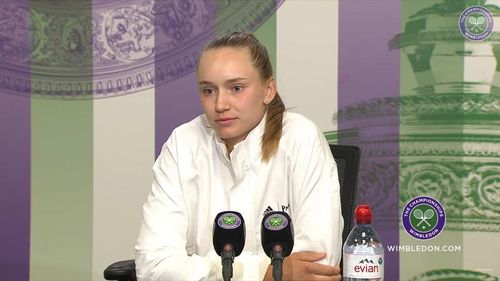 Atmosferă apăsătoare la conferința de presă după ce Elena Rybakina s-a calificat în finala de la Wimbledon: „Te simți rusoaică?”