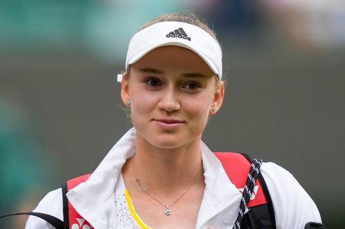 Elena Rybakina și bucuria reținută după câștigarea Wimbledon 2022 - Ce i-a propus învinsa Ons Jabeur