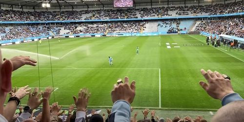 Un fotbalist din prima ligă suedeză nu a participat la propria sa nuntă - Care este motivul