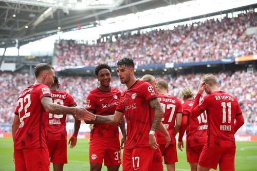 VIDEO Bundesliga: Borussia Dortmund, învinsă cu 3-0 de RB Leipzig / Bayern Munchen, egalată în prelungiri de Stuttgart