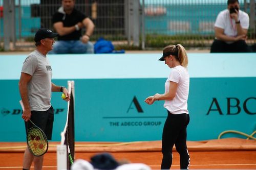 Darren Cahill a intervenit după ce un fan a început să se îndoiască de nevinovăția Simonei Halep