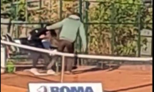 Digisport: ​A rupt tăcerea după ce a văzut cum o fată este bătută cu brutalitate de tatăl ei pe terenul de tenis